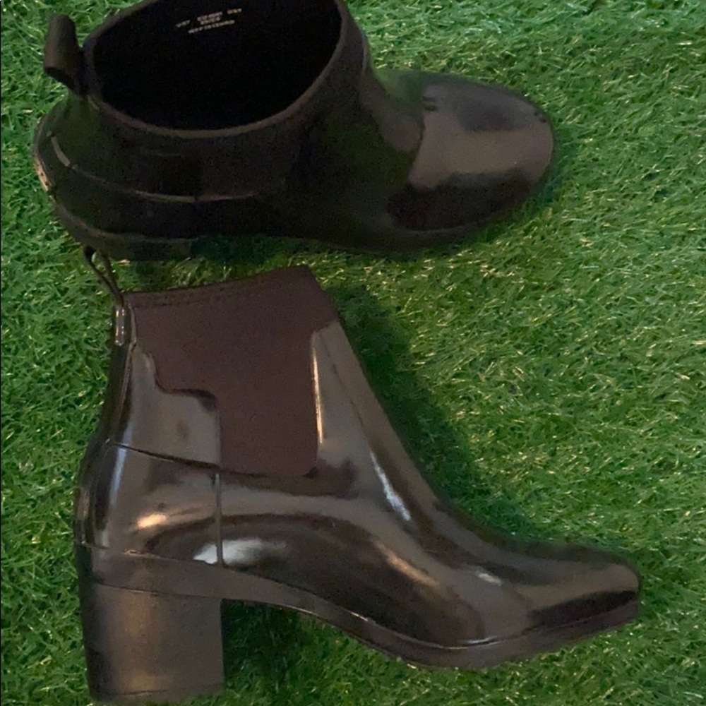 Hunter Mid Heel Gloss Rain Boots